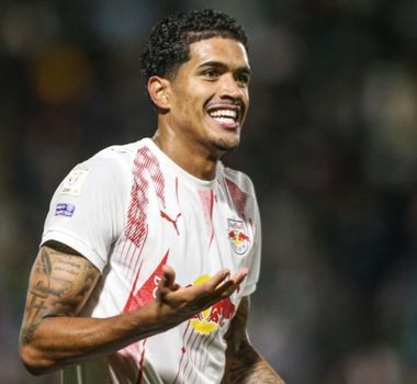 Imagem - Bragantino vence Chapecoense de virada e sobe na tabela do Brasileirão