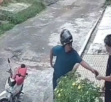 Imagem - Câmeras de segurança flagram assalto contra jovem na Cidade Nova, em Ananindeua