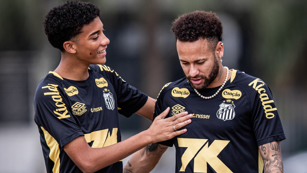 Robinho Jr. e Neymar durante treino.