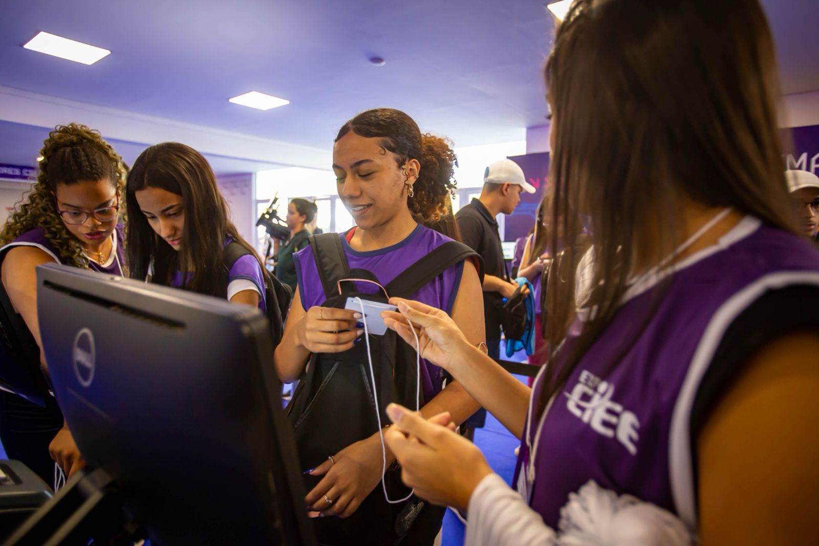 O Centro de Integração Empresa-Escola- CIEE inicia a semana com a oferta de 120 vagas para os programas de Estágio e Aprendizagem, no Pará.