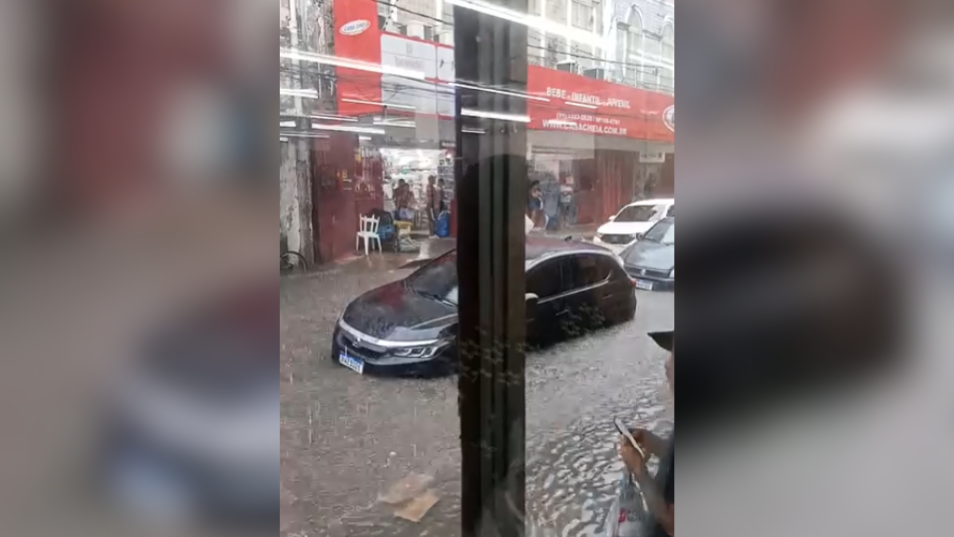 Imagem - Chuva forte causa alagamentos e afeta trânsito no Ver-o-Peso