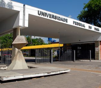 Imagem - Servidores da UFPA fecham portões em Belém por acordos não cumpridos