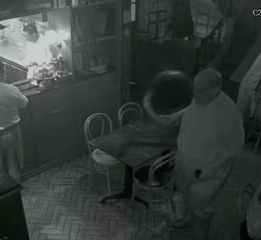 Imagem - Polícia investiga confusão generalizada com Ed Motta em restaurante no Rio