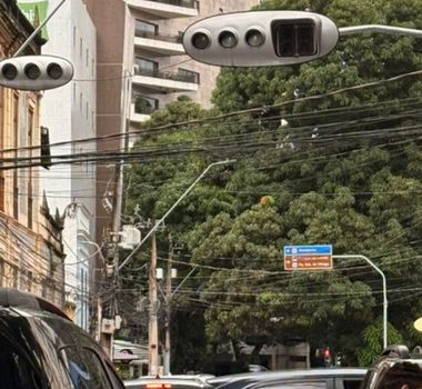 Imagem - Semáforo apagado provoca congestionamento no trânsito na Governador José Malcher, em Belém