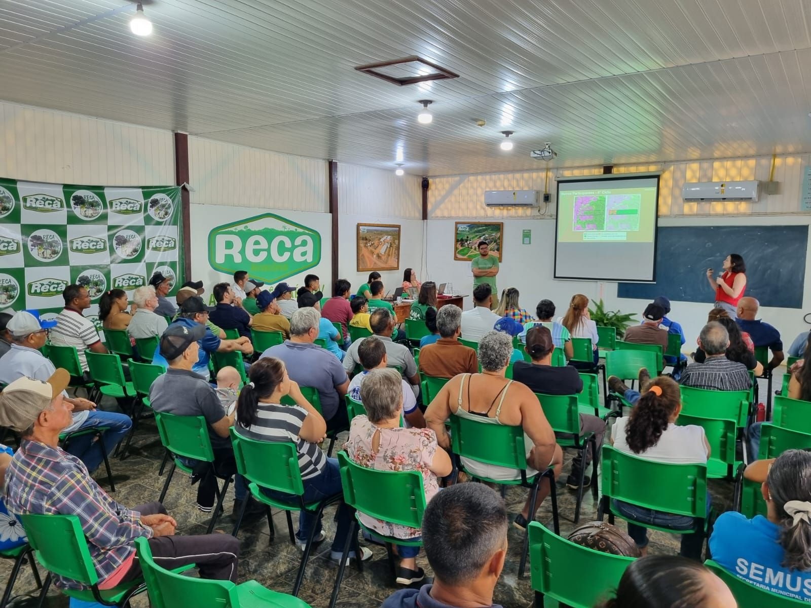 A iniciativa prevê repartição de benefícios entre pagamento individual às famílias e um fundo coletivo, cuja aplicação é definida pela própria cooperativa.