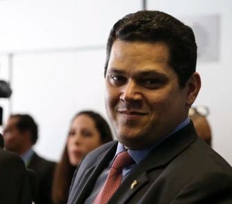Imagem - Alcolumbre promulga lei que pode reduzir penas de envolvidos no 8 de janeiro