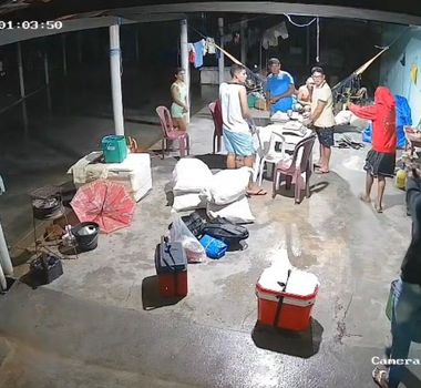 Imagem - Adolescente suspeito de assalto a peixaria é preso após ação da PM em Bragança
