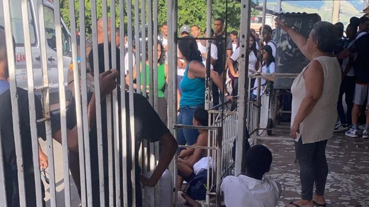 CIEP Lasar Segall, localizado no bairro Areia Branca, em Belford Roxo.