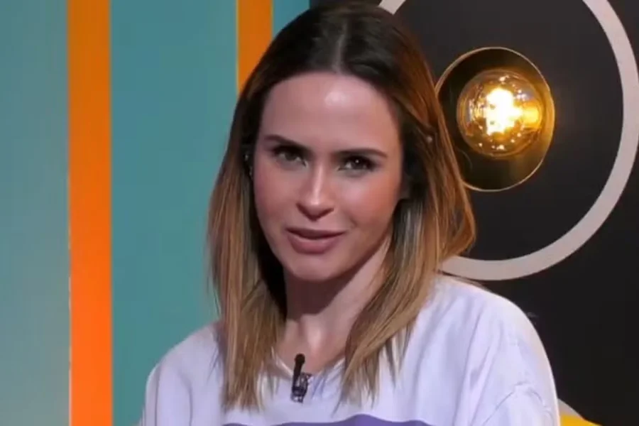 Imagem - Ex-marido de Ana Paula Renault pede multa de R$ 40 mil por suposta quebra de confidencialidade