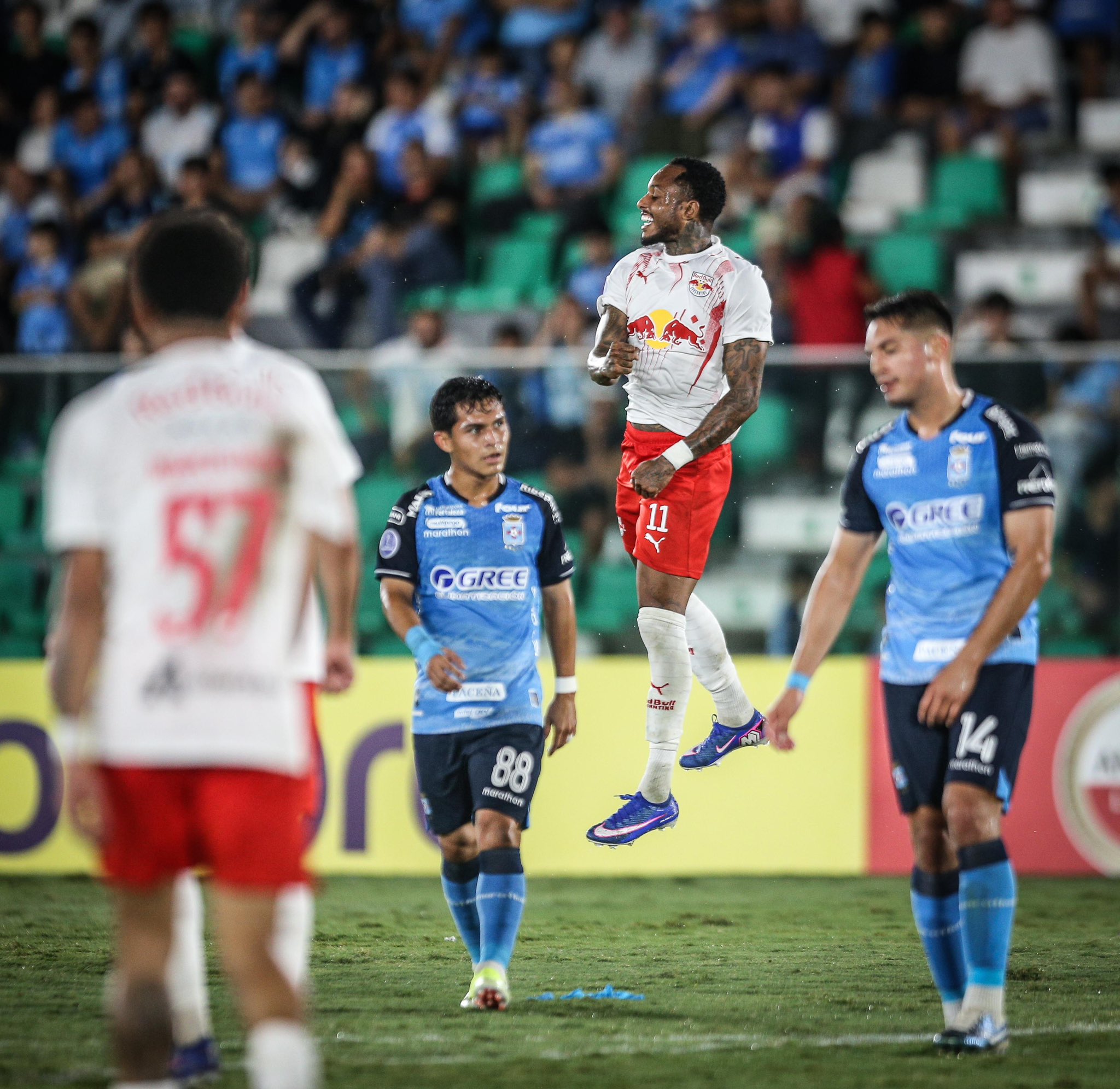 Massa Bruta goleou jogando fora de casa - 