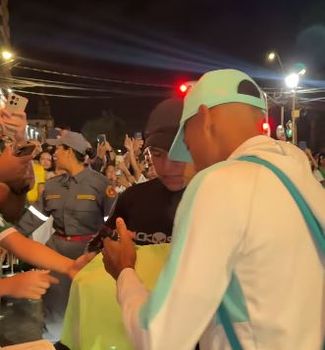 Imagem - Jogadores do Palmeiras são ovacionados ao chegarem no Tivoli Maiorana Jr, em Belém