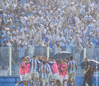 Imagem - Com um a menos e no último lance, Paysandu vence Anápolis e vira líder na Série C