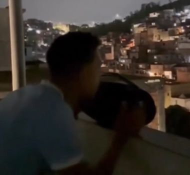 Imagem - Brincadeira de madrugada vira pesadelo para moradores no Rio; assista