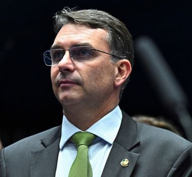 Imagem - Flávio Bolsonaro sobe o tom contra Moraes após suspensão da Lei da Dosimetria