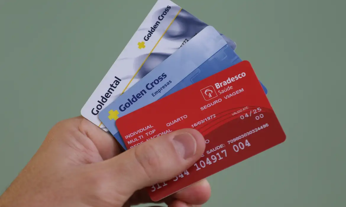 Planos de saúde coletivos têm reajuste médio de 9,9%, mostra ANS - 