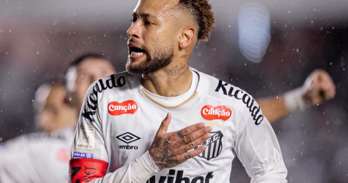 Neymar marcou um dos dois gols na vitória do Peixe -
