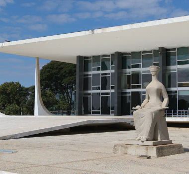 Imagem - Partidos acionam STF para derrubar lei da dosimetria que beneficia Bolsonaro