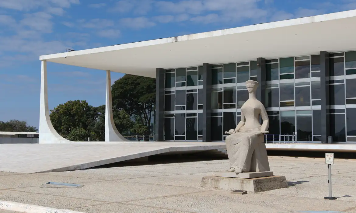 'Federação Brasil da Esperança' pede que Supremo declare inconstitucional norma que reduz penas dos atos de 8 de Janeiro e solicita suspensão imediata da aplicação da lei