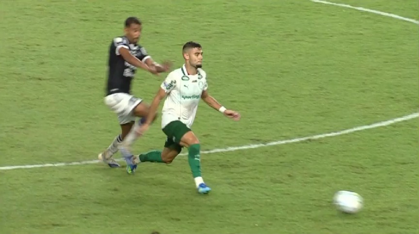 Volante azulino foi expulso no segundo tempo - 