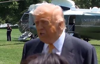 Trump chama jornalista de “burra” ao ser questionado sobre custo de salão de baile na Casa Branca