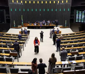 Imagem - Câmara aprova restrições e tornozeleira para condenados por pedofilia
