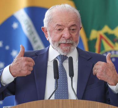 Imagem - Lula assina MP e zera imposto federal sobre a “taxa das blusinhas”