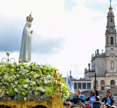 Imagem - Milhares de fiéis participam das celebrações de Nossa Senhora de Fátima em Portugal