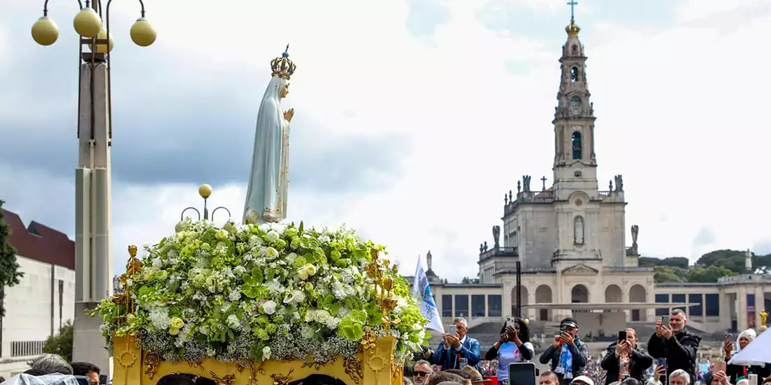 Milhares de fiéis participam das celebrações de Nossa Senhora de Fátima em Portugal