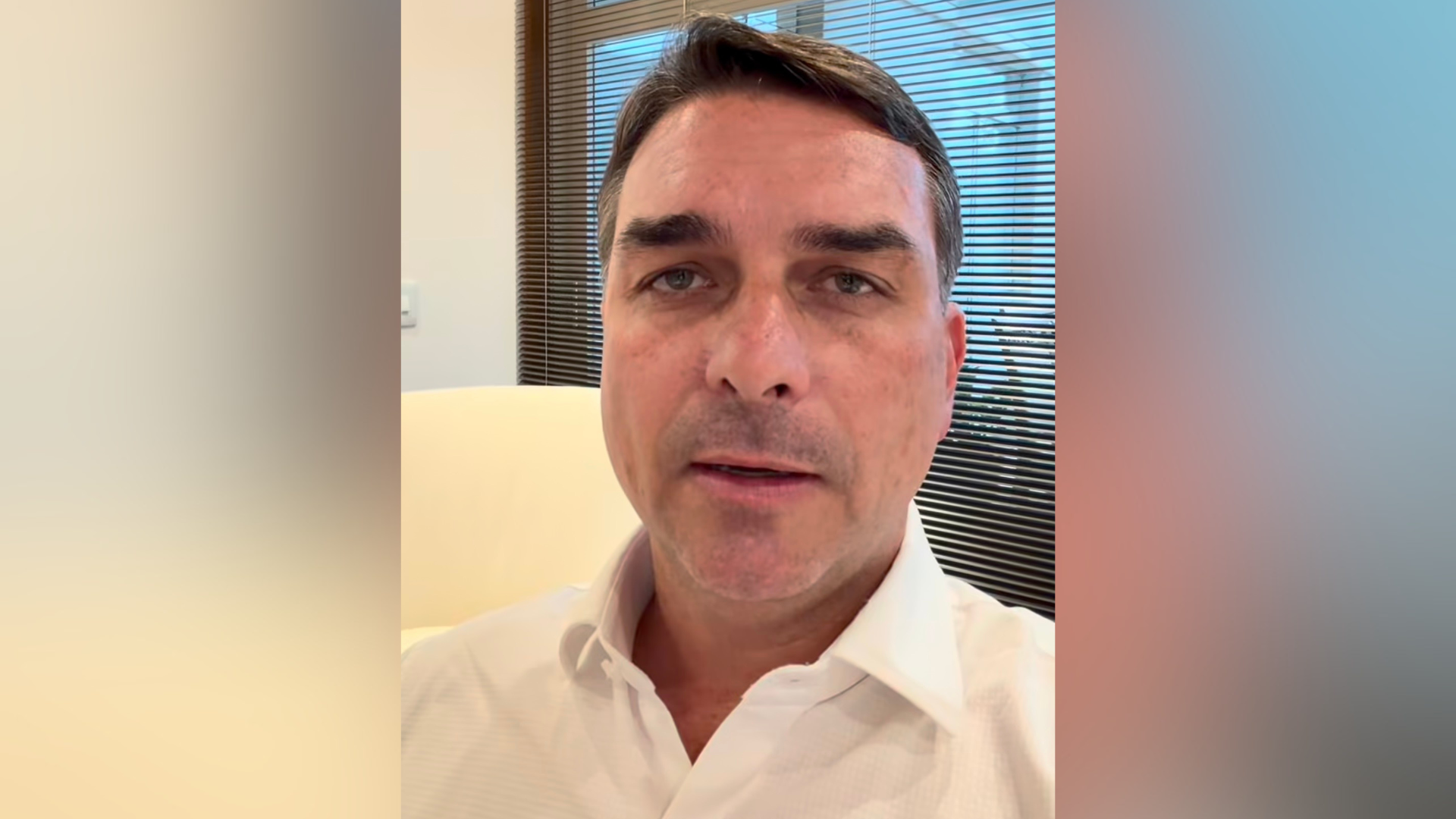 Senador Flávio Bolsonaro.