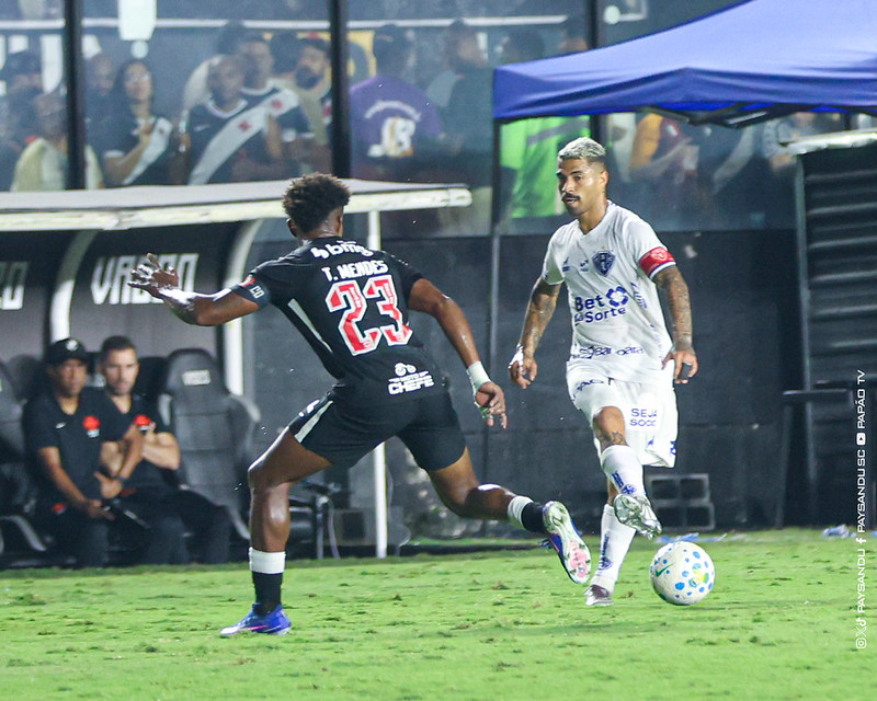 Imagem - Vasco sofre empate relâmpago, mas segura pressão do Paysandu para carimbar vaga