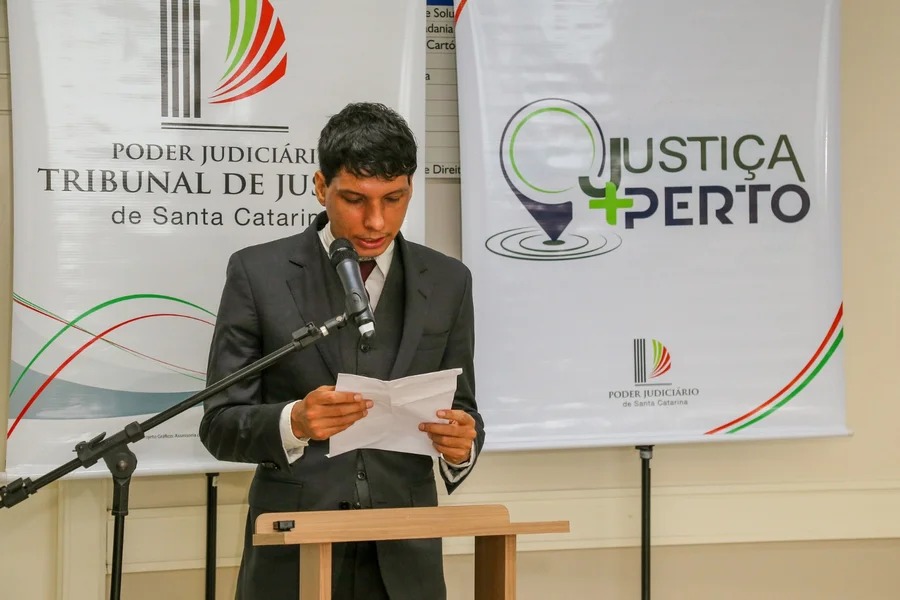 Autodeclarado pardo e reconhecido como cotista por ascendência indígena paterna, o juiz ingressou na magistratura em 2023