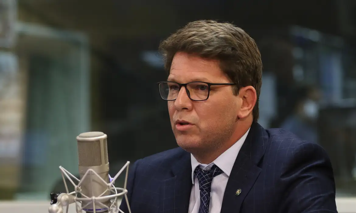 Deputado é citado em apuração que envolve recursos públicos e produção ligada ao filme “Dark Horse”