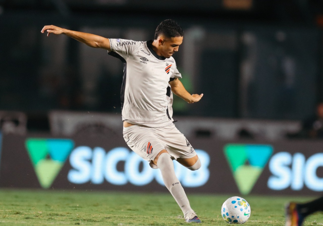Duelo acontece no estádio Antônio Accioly, em Goiânia - 