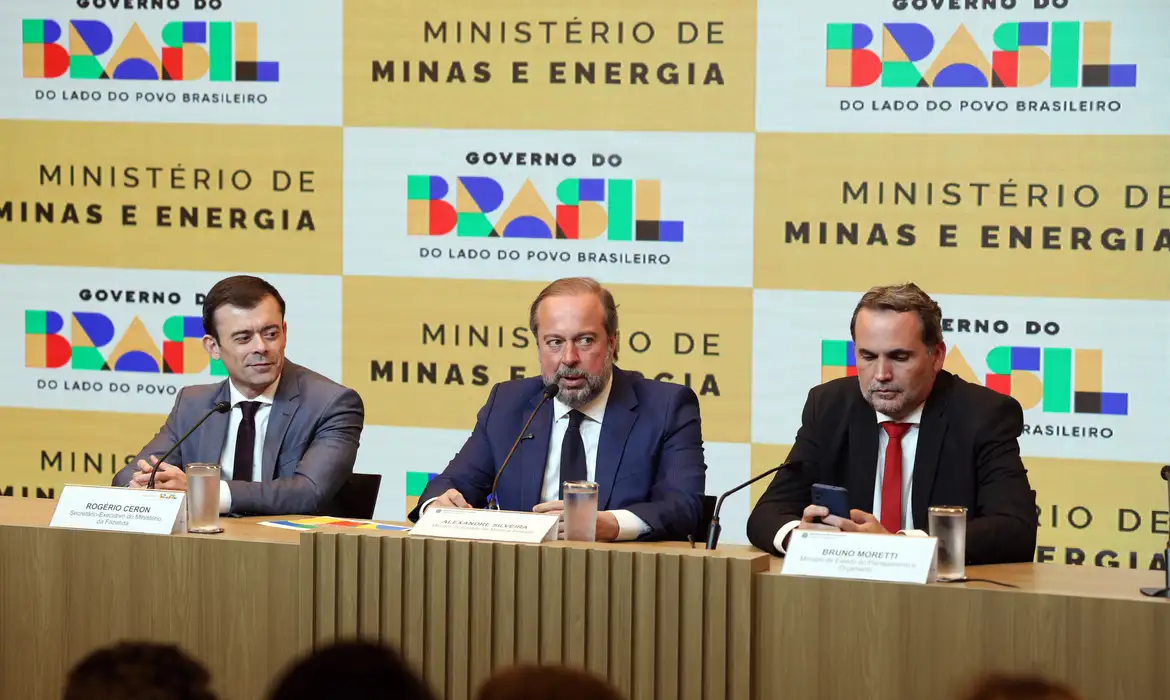 Imagem - Governo cria 'cashback' de impostos para conter aumento no preço da gasolina e do diesel