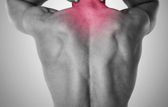 Sentir dor não é normal: o risco de silenciar sinais do próprio corpo