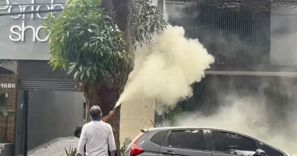 Princípio de incêndio é registrado em um poste de energia no bairro da Campina em Belém