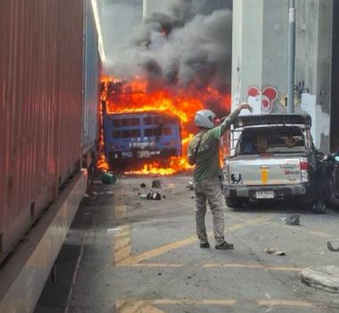 Imagem - Acidente entre trem de carga e ônibus na Tailândia deixa oito mortos e 20 feridos