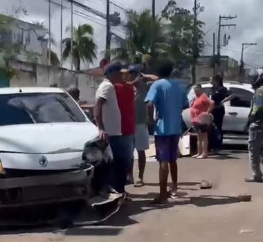 Imagem - Colisão envolvendo três veículos deixa uma pessoa ferida em Tucuruí