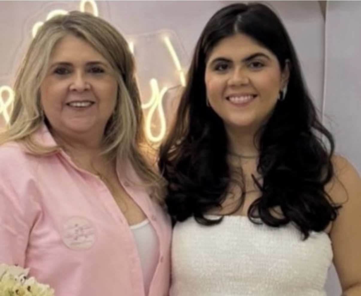 Celeste e Marcela Salomão, mãe e filha, estão na doce espera de Maria Tereza, a primeira neta e primeira filha, que está chegando em breve. 
