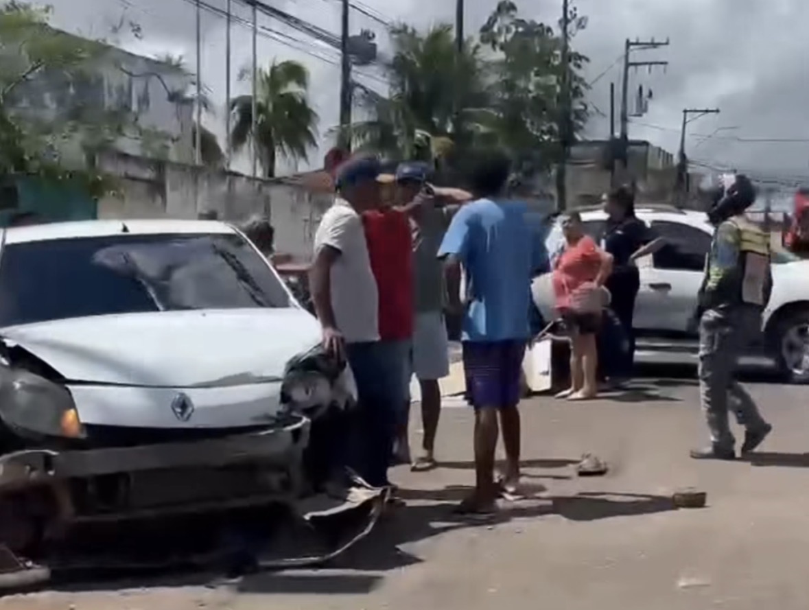 Colisão envolvendo três veículos deixa uma pessoa ferida em Tucuruí