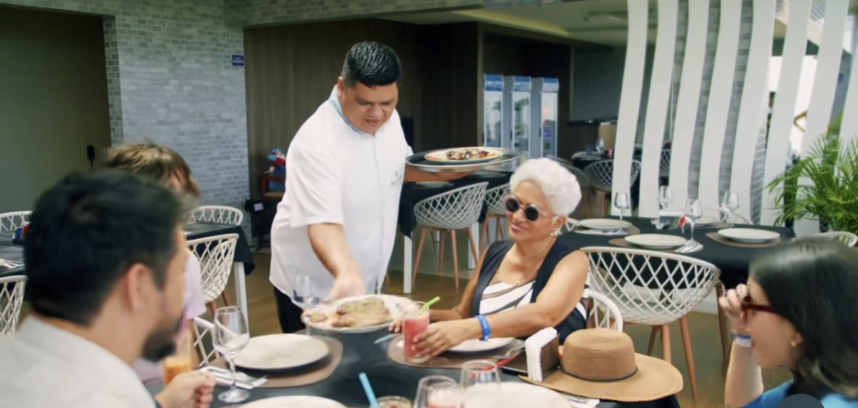 Novidade no Aqualand. Agora, de quinta a domingo, no rooftop do resort da praia do Atalaia oferece um churrasco de responsa, aberto ao público. Perfeito para completar a programação do fim de semana.  
