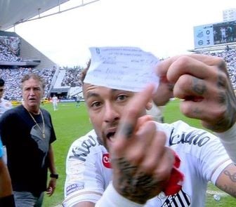 Imagem - Neymar é substituído por engano em jogo do Santos e fica revoltado