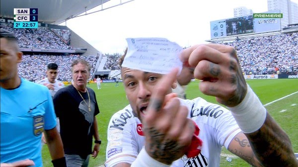 Neymar ficou revoltado ao ser substituído por engano -