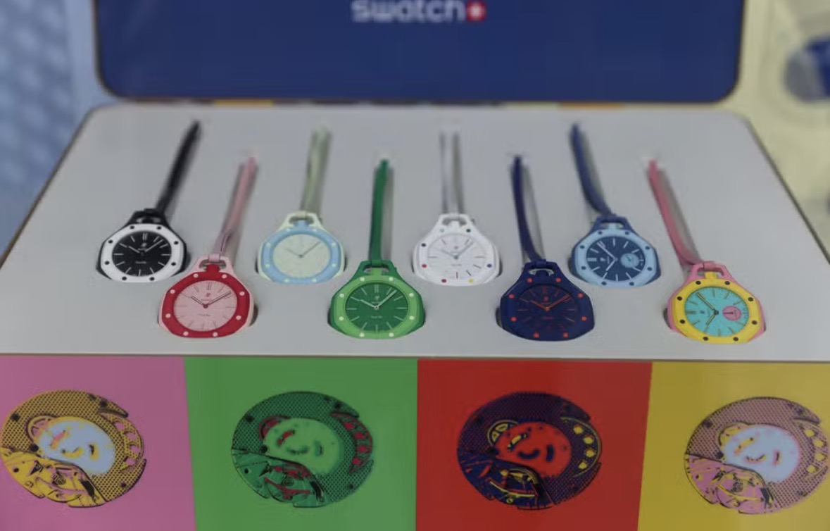 Tumultos em lojas fazem Swatch suspender lançamento do relógio ‘Royal Pop’ em vários países