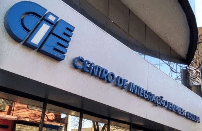 Há vagas nas áreas de Administração, Direito, Ciências Contábeis, Engenharia de Produção, Farmácia, Gastronomia e Ensino Médio