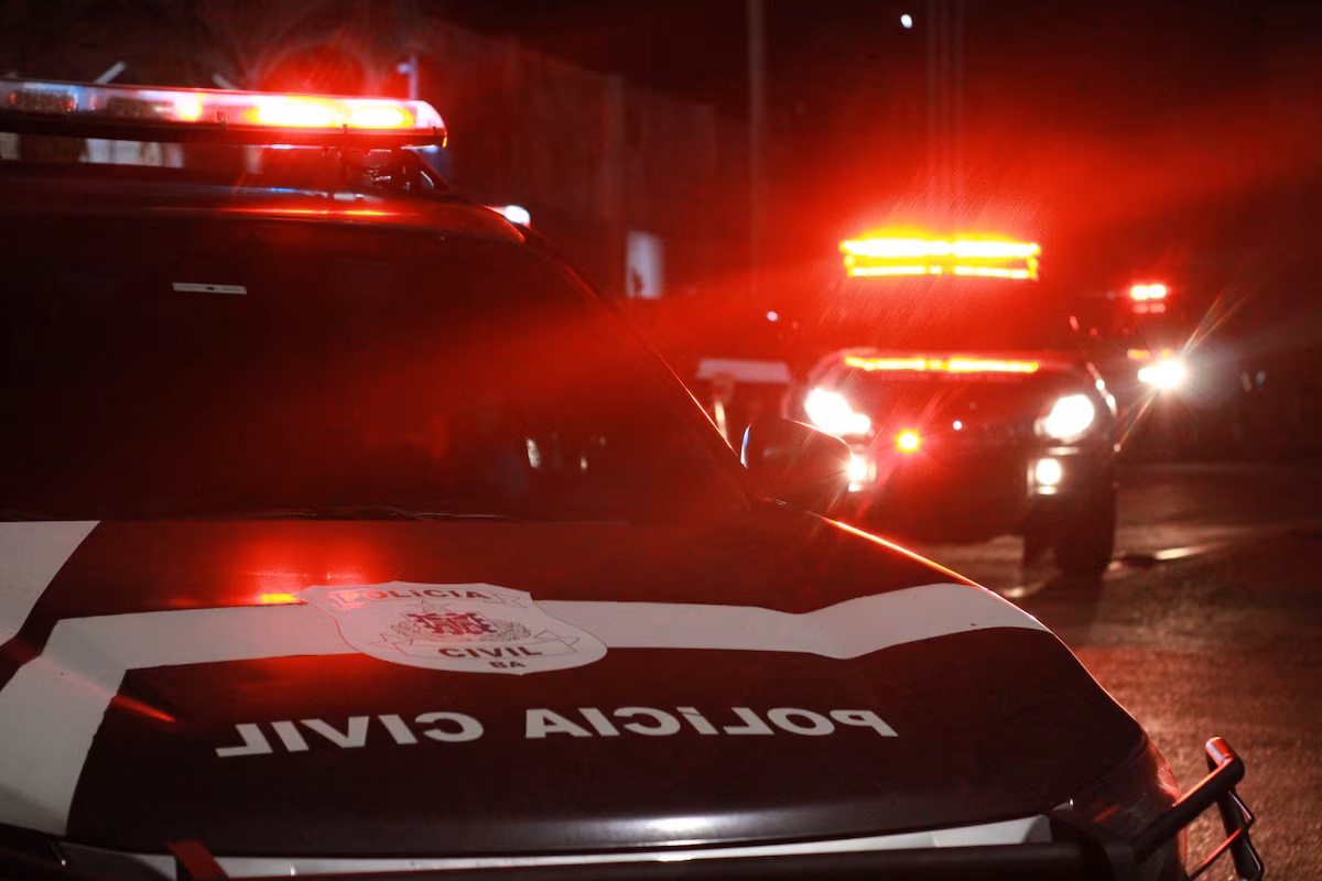 Pai e filho são detidos no interior da Bahia suspeitos de abusar de menina de 12 anos