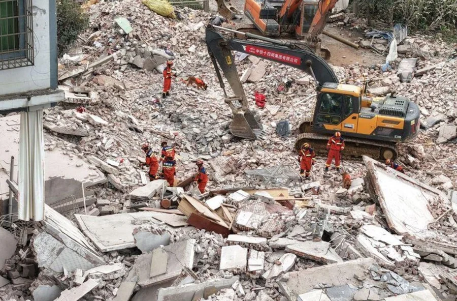 Terremoto de magnitude 5,2 destrói prédios e mobiliza equipes de resgate na China
