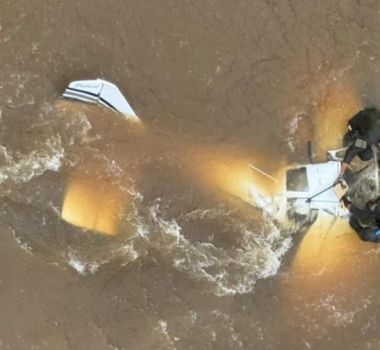 Imagem - Avião com carga de ‘supermaconha’ cai na água após ação da FAB em Roraima
