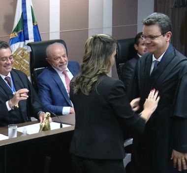 Imagem - Odair Cunha toma posse no TCU com apoio de Hugo Motta e presença de Lula