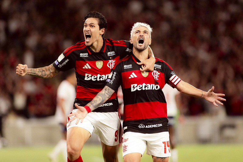 Mengão entra em campo em busca da classificação - 